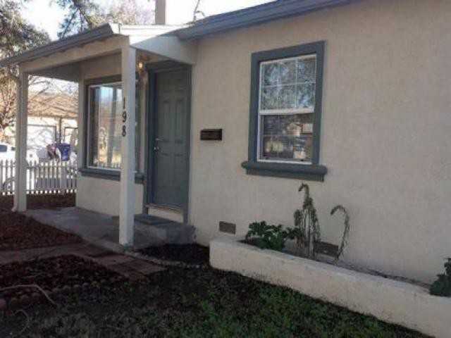 198 Redwood Ave - Photo 3 of 6