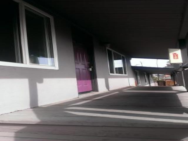 347 Hawthorne St - Photo 3 of 6