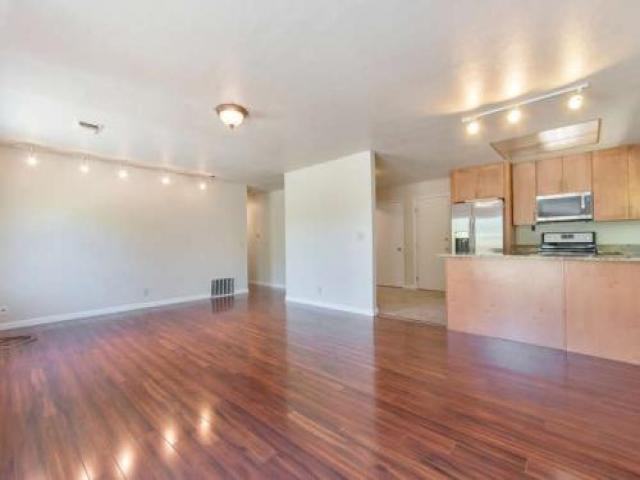 3043 Bryant Pl - Photo 3 of 6