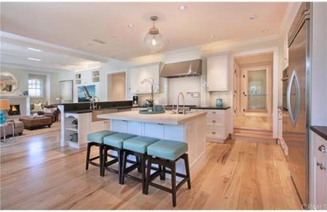 645 Oak St - Photo 3 of 6