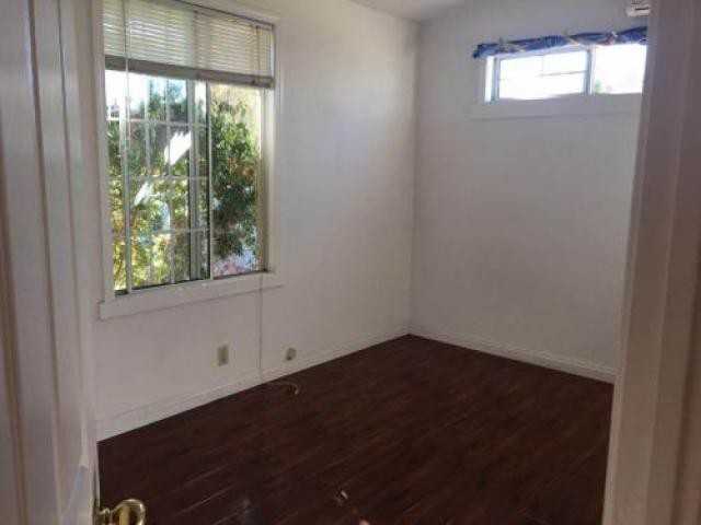 221 S Hillward Ave - Photo 2 of 6