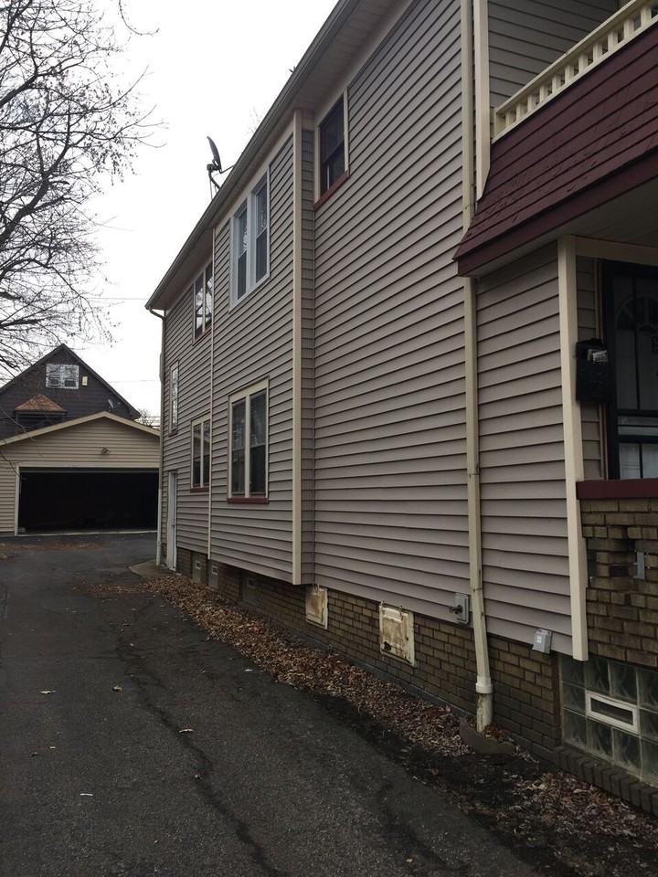 1483 Genesee Rd - Photo 2 of 49