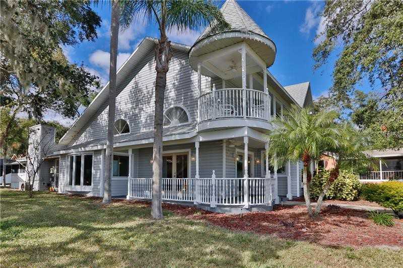 1205 N Bayshore Dr - Photo 2 of 25