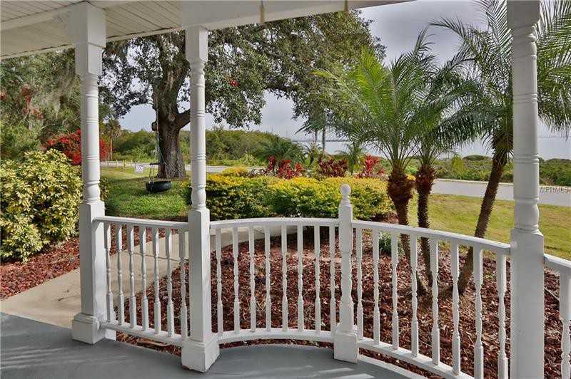 1205 N Bayshore Dr - Photo 3 of 25