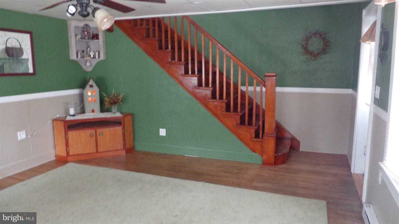 421 Oliver St - Photo 2 of 12