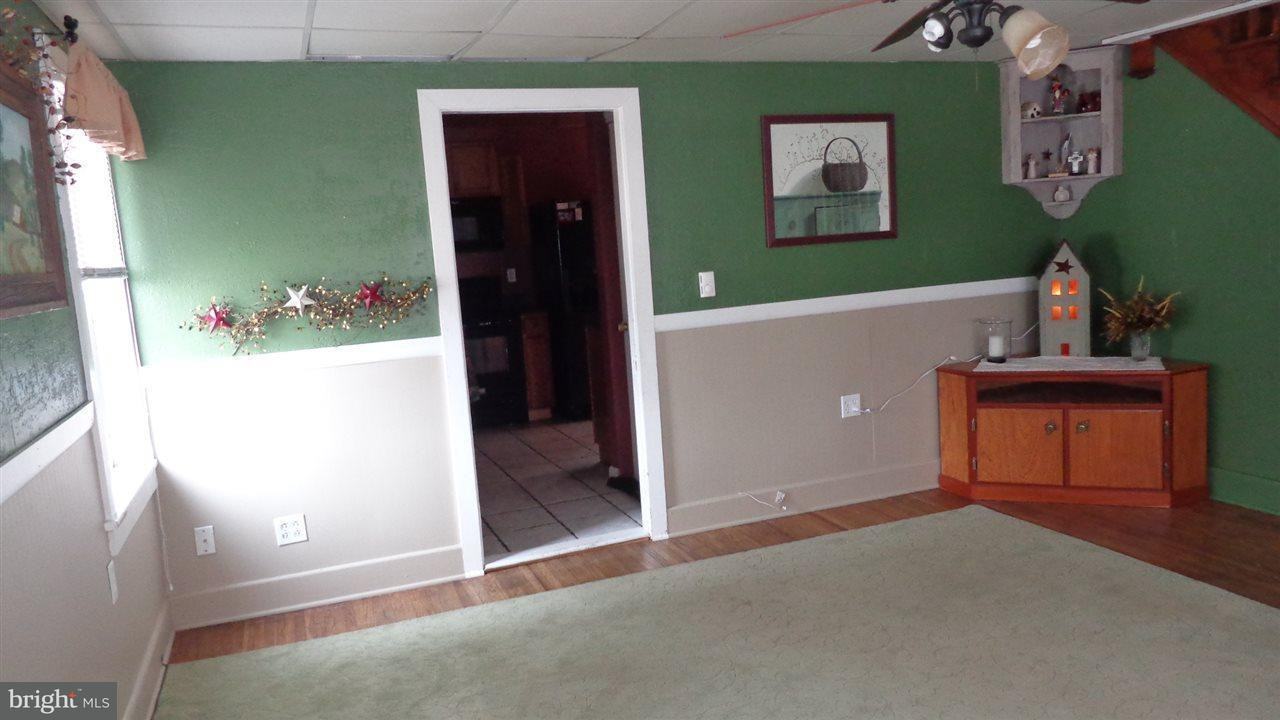 421 Oliver St - Photo 3 of 12