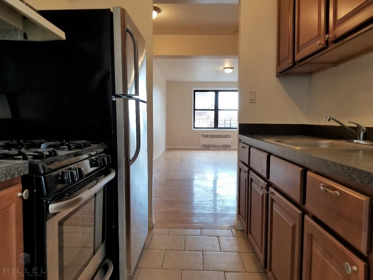 34-15 Parsons Blvd #6I