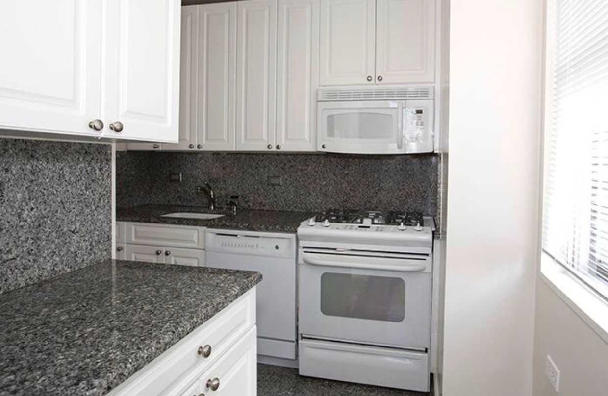 HUGE Flex 3 BED&NO FEE & NO FEE - Photo 3 of 10