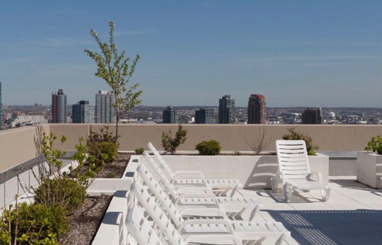 HUGE Flex 3 BED&NO FEE & NO FEE - Photo 7 of 10