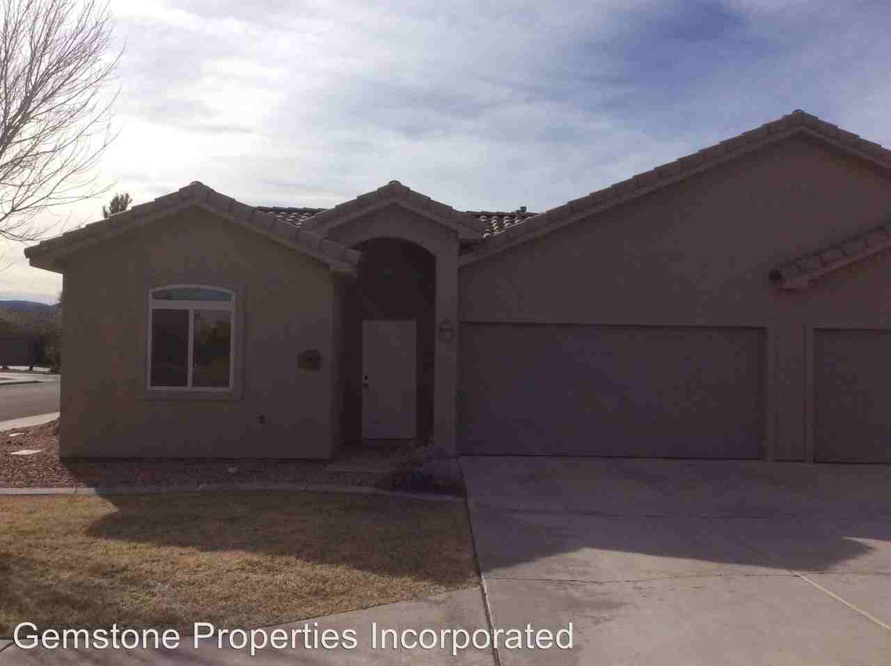 448 2480 W - Photo 2 of 14