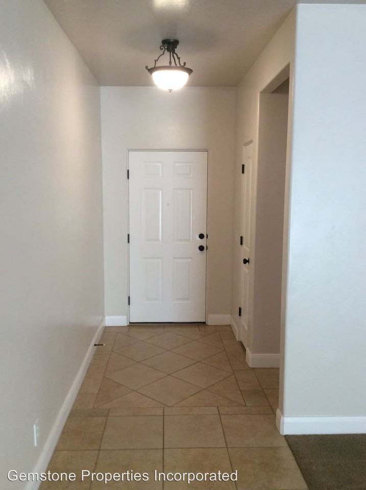 448 2480 W - Photo 3 of 14