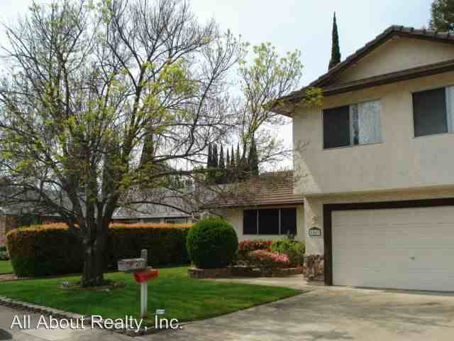 1403 Vista Creek Dr - Photo 2 of 28