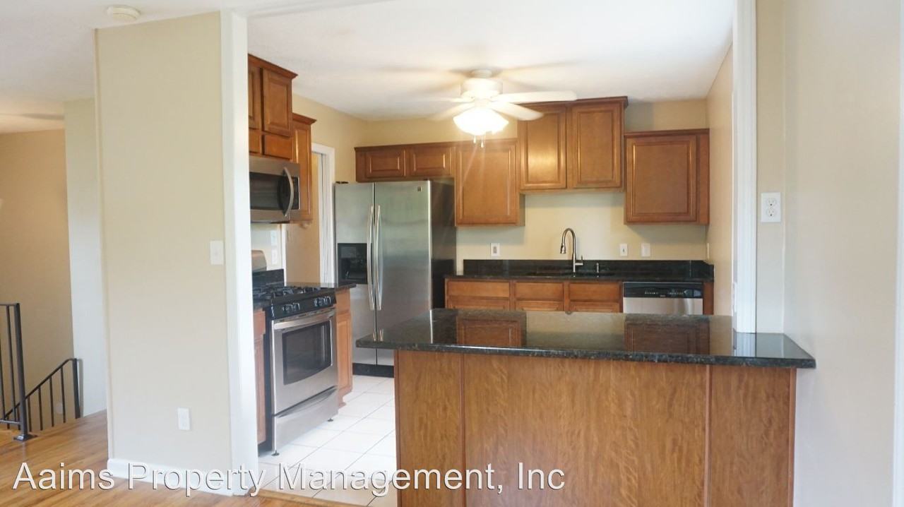 5447 Pheasant Ct - Photo 3 of 45
