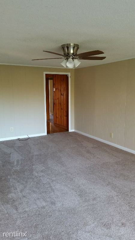 102 Weathers Dr - Photo 2 of 6