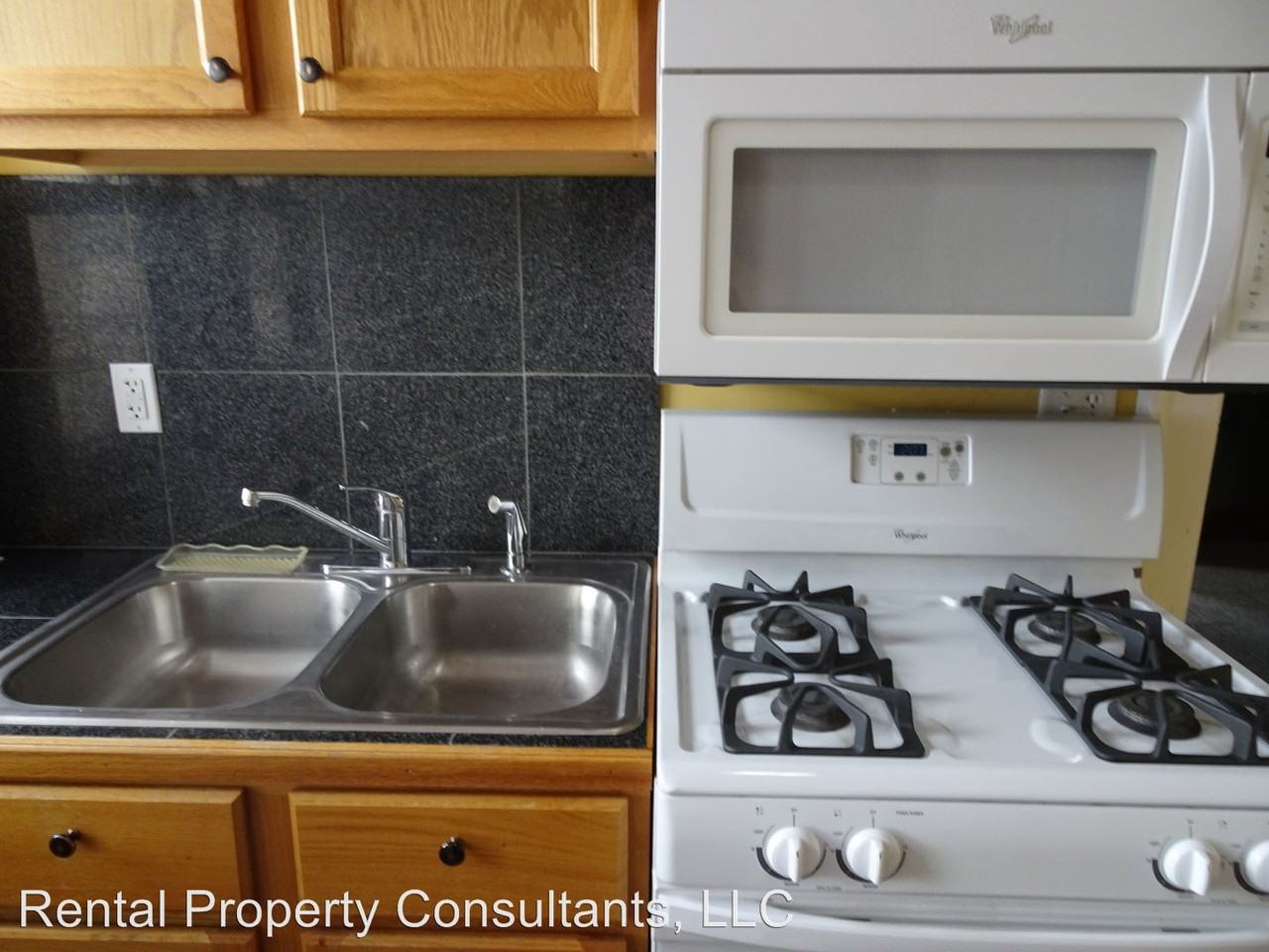 737 Livingston Ave NE - Photo 2 of 11