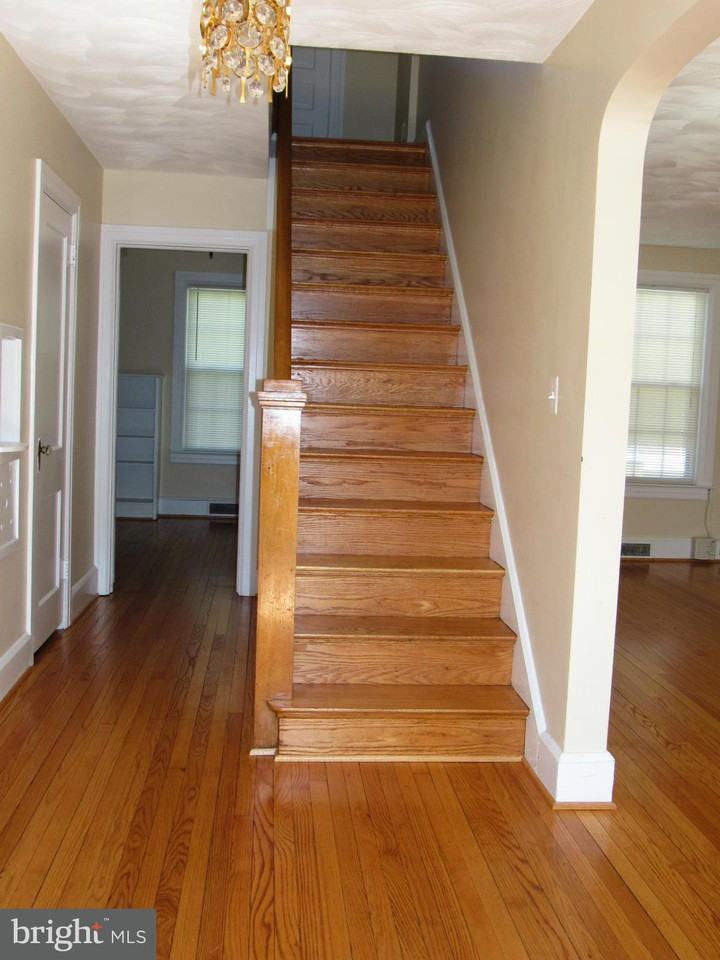 429 N Jackson St - Photo 3 of 30