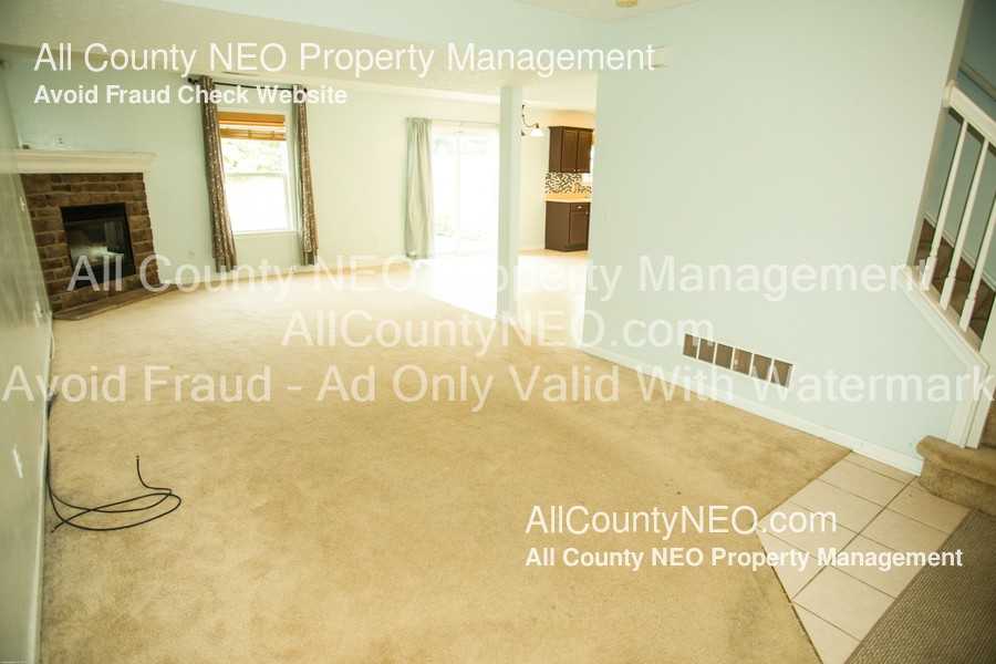 5285 Deer Trace Dr - Photo 2 of 11