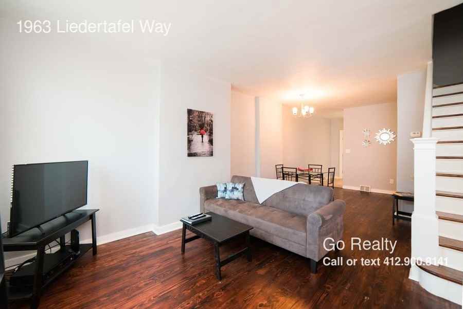 1963 Liedertafel Way - Photo 3 of 12