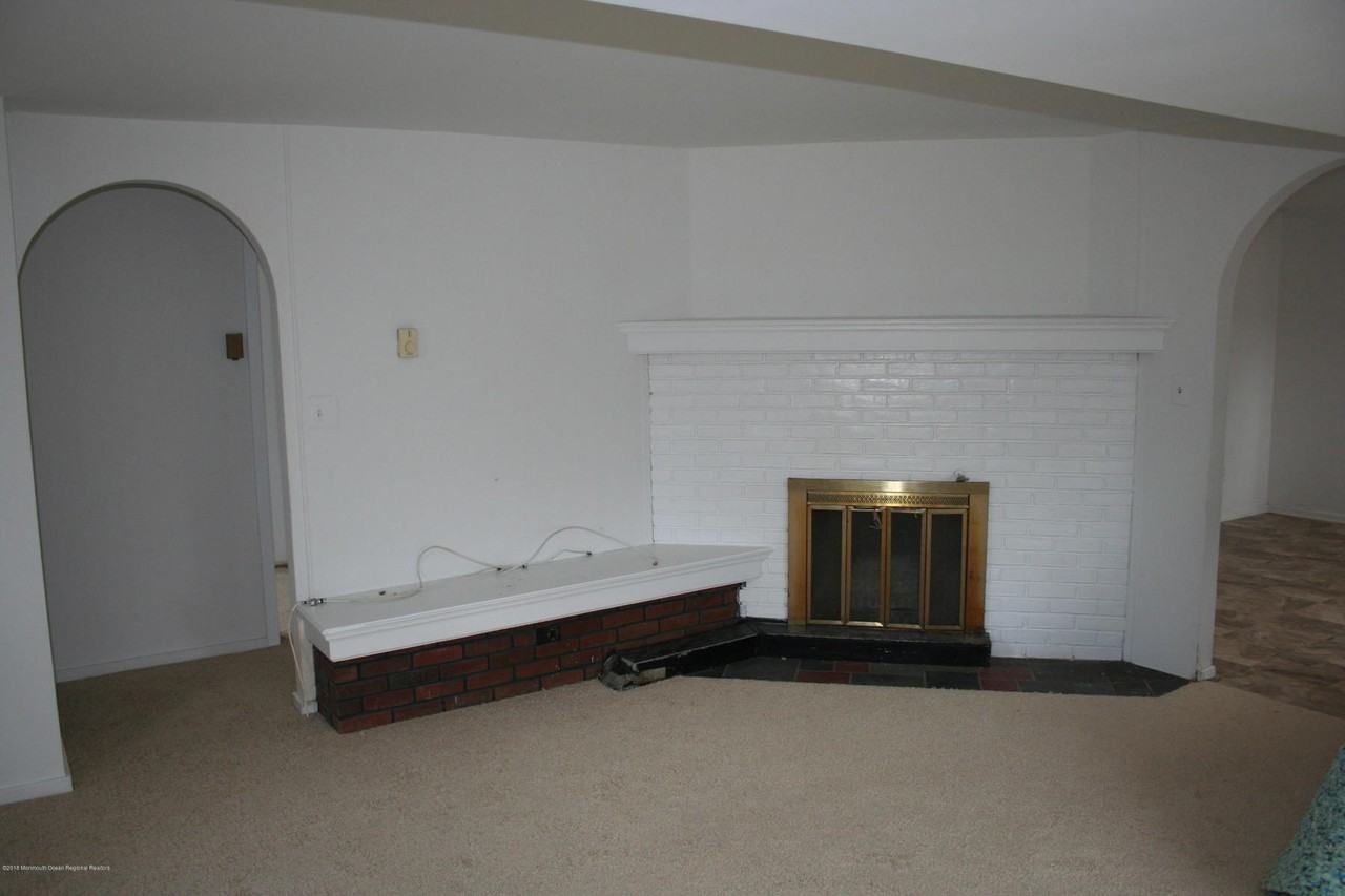 5213 NJ-33 - Photo 2 of 5