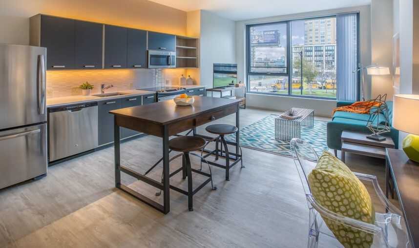 Child Street - Photo 3 of 3