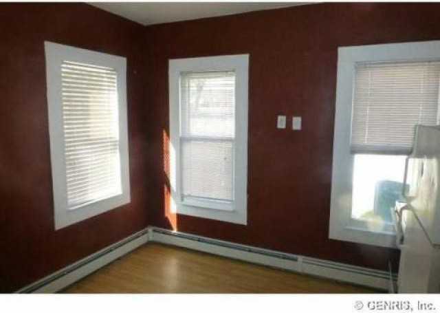 83 Sanford St - Photo 3 of 6