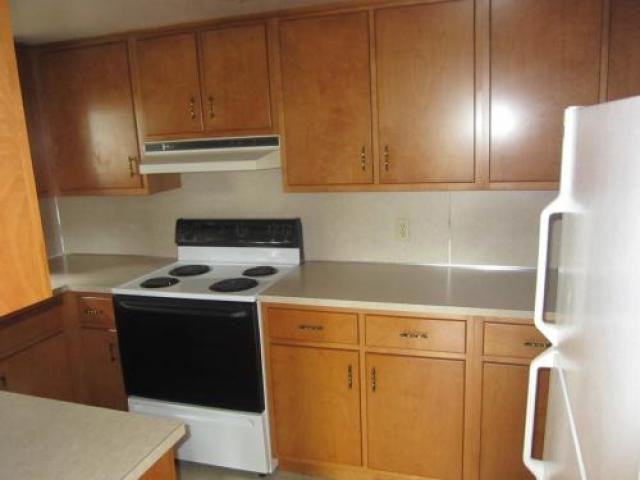 344 N Reading Ave - Photo 3 of 6