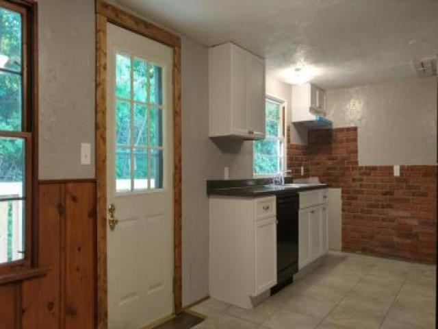 228 Pleasant St - Photo 2 of 6