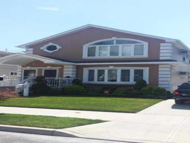 241-06 148th Dr - Photo 2 of 6