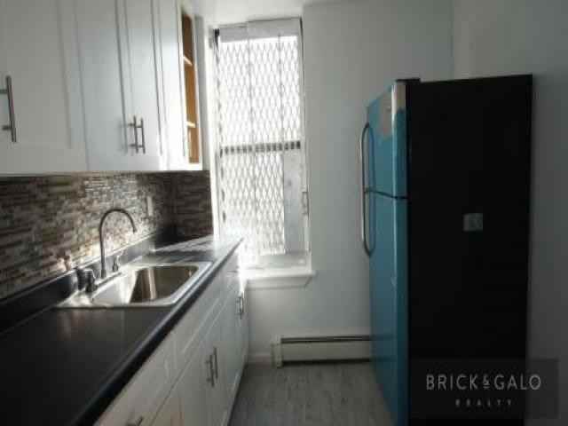 1187 Anderson Ave - Photo 3 of 6