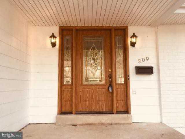 309 Stamford Dr - Photo 2 of 6