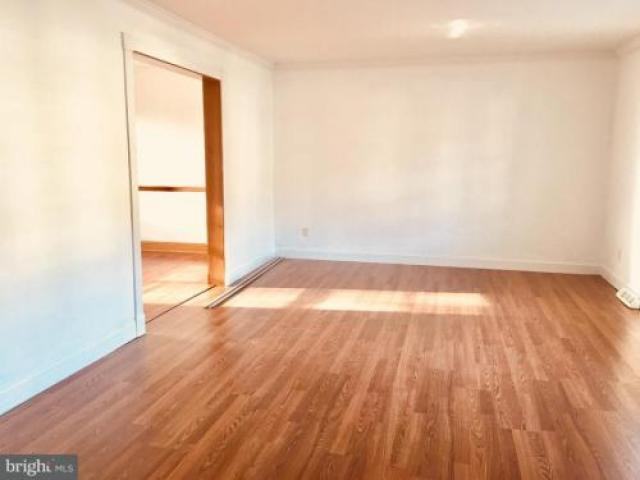 309 Stamford Dr - Photo 3 of 6