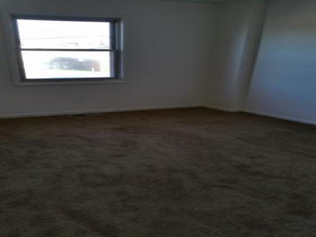 4105 Kinsley Ave - Photo 3 of 3