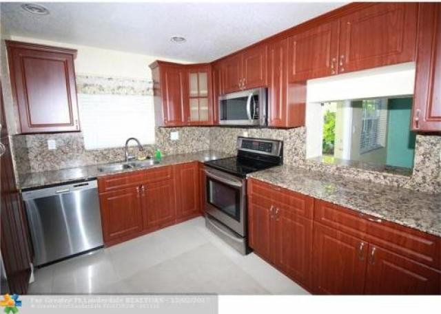 1870 NW 35th Ave - Photo 2 of 6