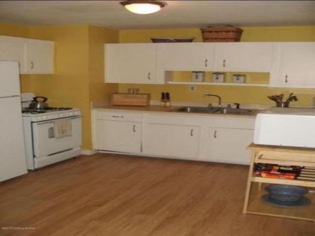 2717 Wendell Ave - Photo 3 of 5