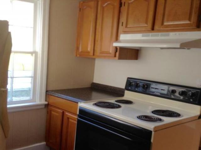 1318 N Dawson St - Photo 3 of 6