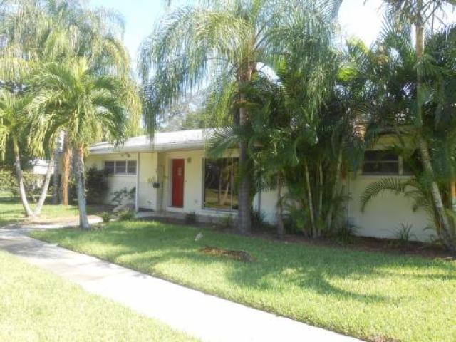 111 Biscayne Ave - Photo 2 of 6