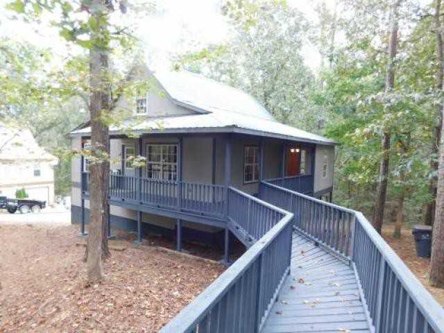 425 Falcon Cir - Photo 2 of 6