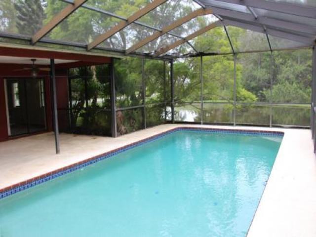 8549 Cypress Lakes Blvd - Photo 3 of 6