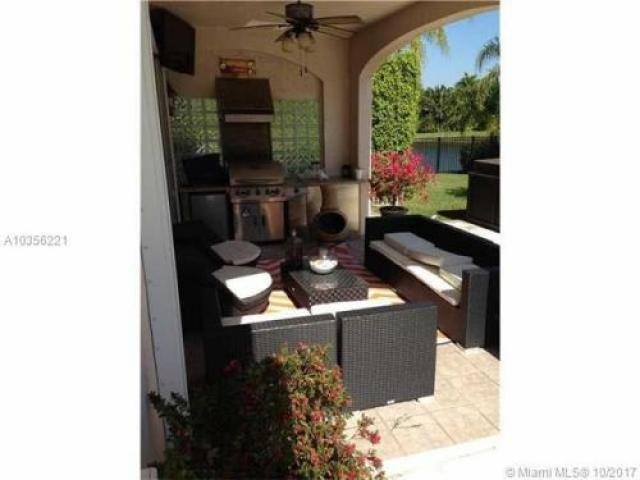 19614 Dinner Key Dr - Photo 2 of 4