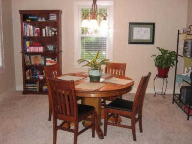 2127 N Cherry St - Photo 3 of 6