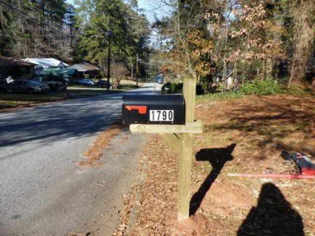 1790 Laurelwood Dr SW - Photo 2 of 3