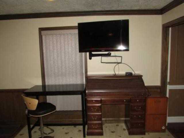 1309 Compton St - Photo 3 of 4