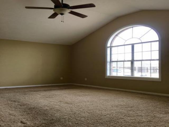 174 Mike Ave - Photo 2 of 6