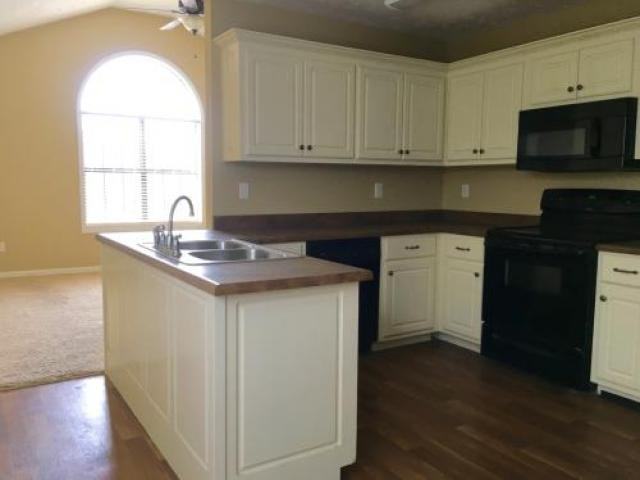 174 Mike Ave - Photo 3 of 6