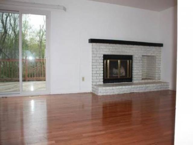 8 Amberly Dr - Photo 2 of 6