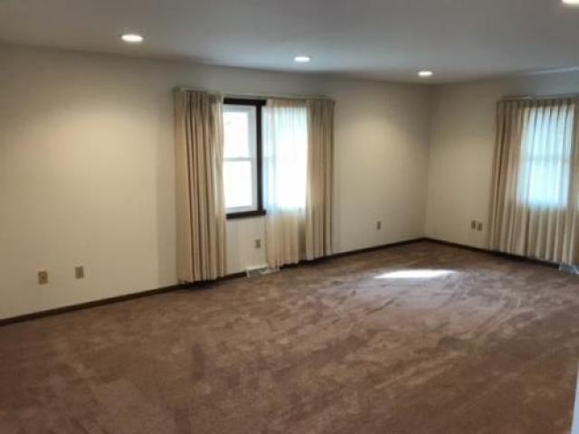 105 Twilight Dr - Photo 2 of 6