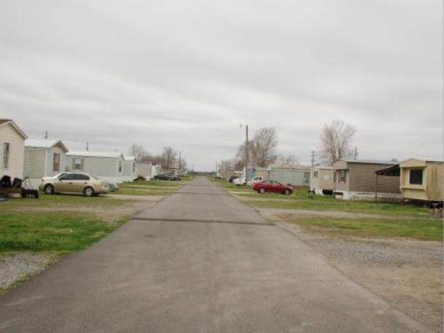 100 Saylock Ln - Photo 2 of 5