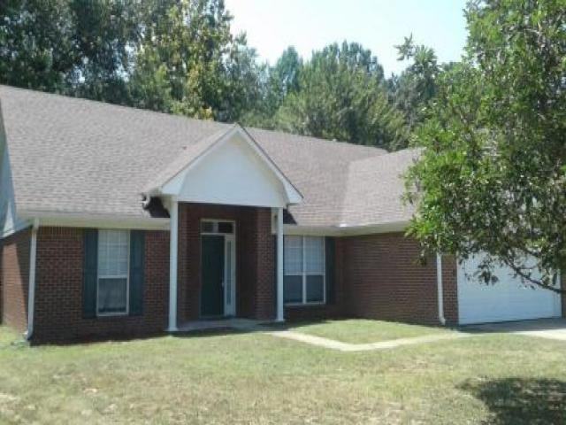 730 McNeece St - Photo 2 of 6