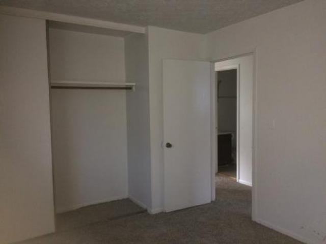 405 Anthony Dr - Photo 2 of 6