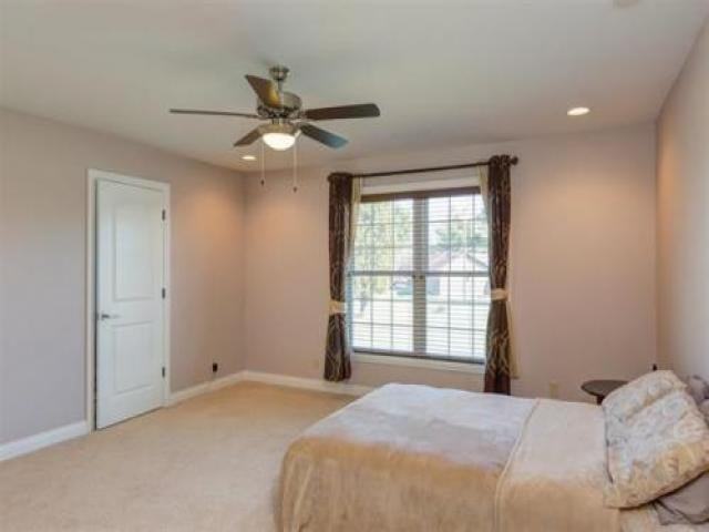 7929 Pelican Pointe Dr - Photo 2 of 6